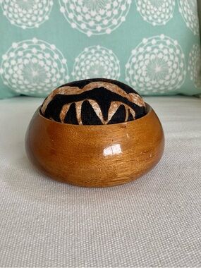 Vtg Monkeypod Wood Pin Cushion W Barkcloth Fabric Brown Hawaiian Abstract Design